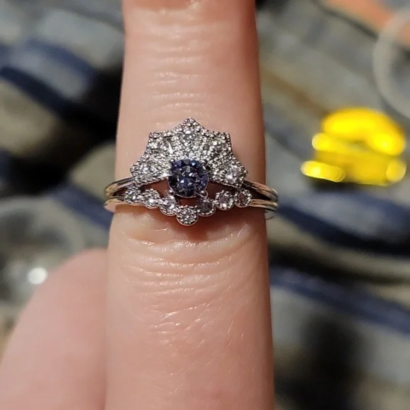 Shell ring - Picture 1 of 3